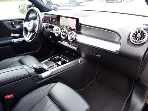 Used 2022 Mercedes-Benz GLB 250 4MATIC image 12