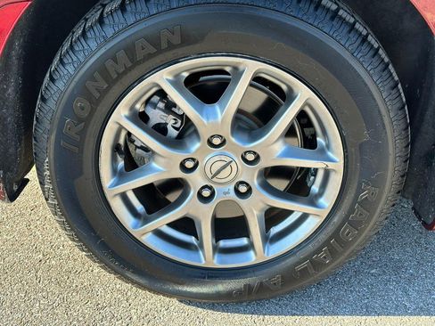 Used 2021 Chrysler Pacifica Touring image 7