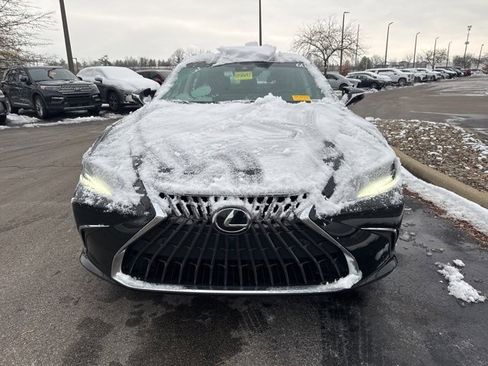 Certified 2025 Lexus ES 300h Ultra Luxury image 8