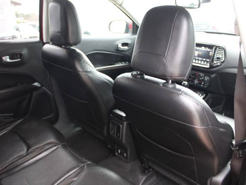 Used 2018 Jeep Compass Limited w/ Navigation Group AWD/4WD image 10