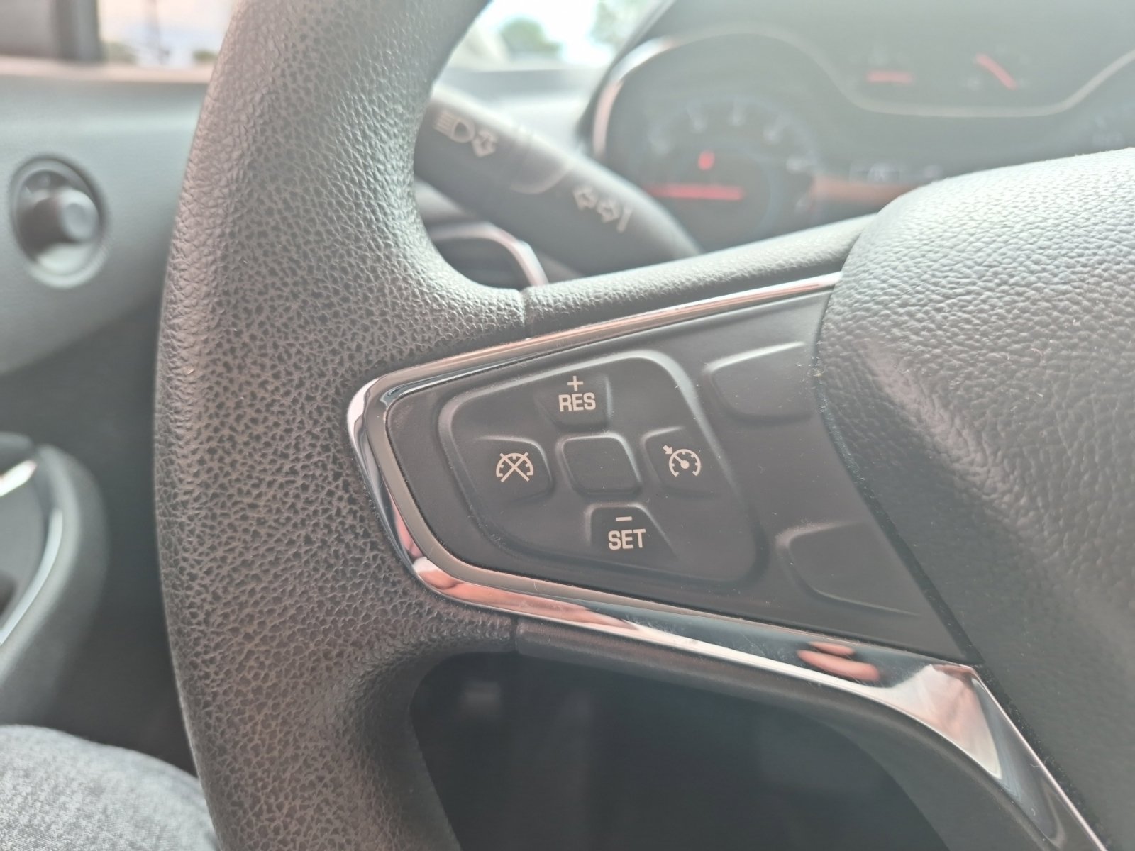 Used 2018 Chevrolet Cruze LT FWD image 9
