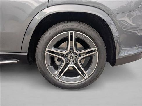 New 2026 Mercedes-Benz GLS 450 4MATIC image 9