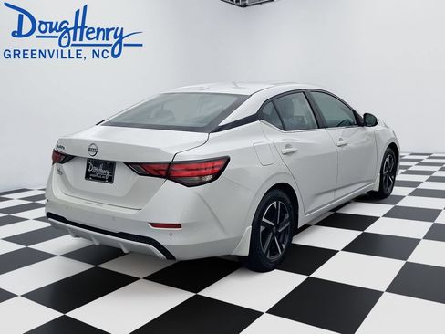 Used 2025 Nissan Sentra SV w/ All-Weather Package FWD image 5