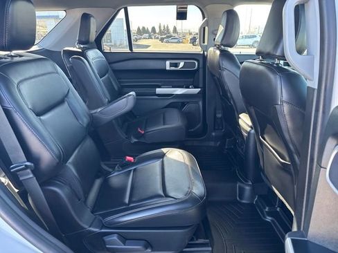 Used 2022 Ford Explorer XLT w/ Equipment Group 202A image 23