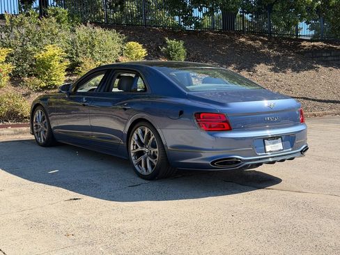 New 2025 Bentley Flying Spur Plug-In Hybrid image 3