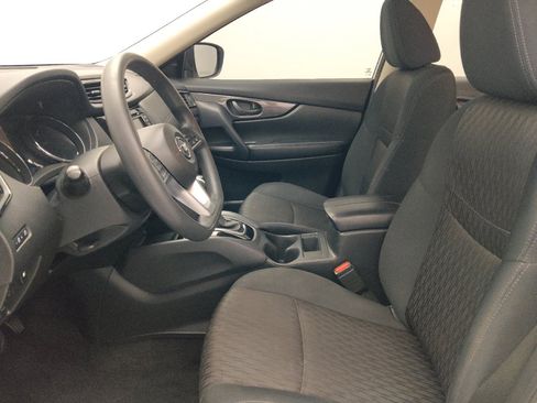 Used 2019 Nissan Rogue S FWD image 17