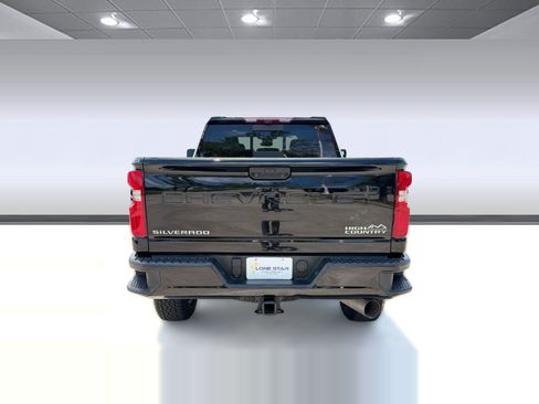 Used 2024 Chevrolet Silverado 2500 High Country w/ Technology Package AWD/4WD image 9