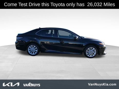 Used 2023 Toyota Camry LE image 2