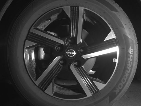 Used 2025 Nissan Sentra SV image 12