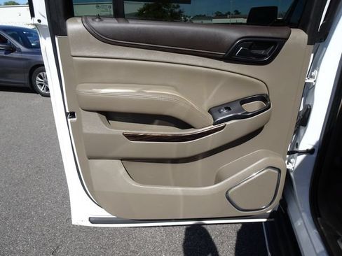 Used 2019 GMC Yukon XL SLT w/ Open Road Package RWD image 16