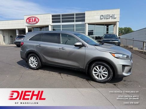 Used 2019 Kia Sorento AWD image 1