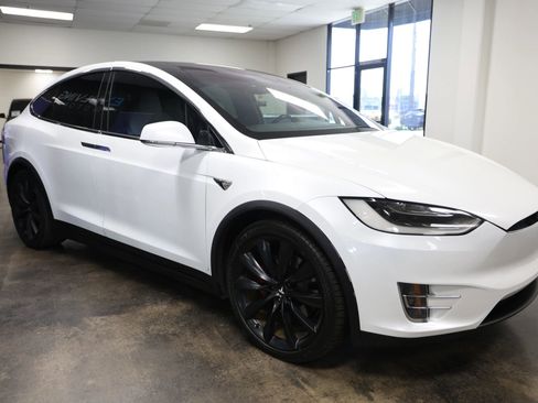 Used 2017 Tesla Model X P100D image 7