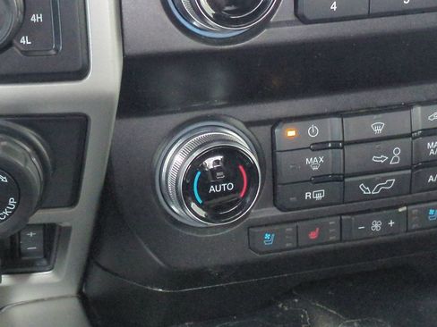 Used 2020 Ford F150 Lariat w/ Equipment Group 502A Luxury AWD/4WD image 28