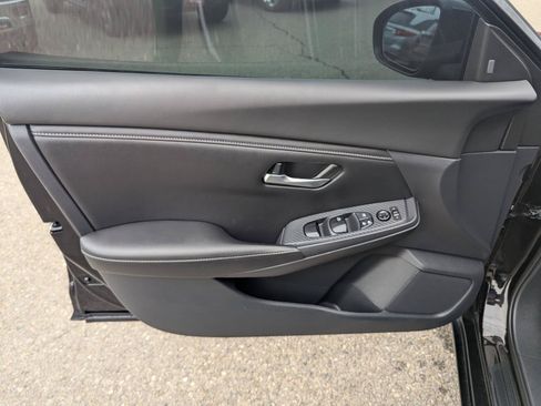 Used 2021 Nissan Sentra SV FWD image 9