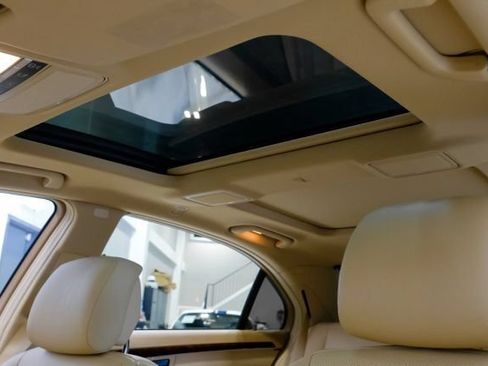 Used 2011 Mercedes-Benz S 550 image 6