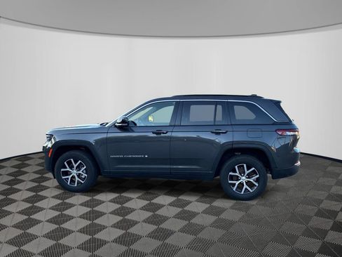 Certified 2025 Jeep Grand Cherokee Limited AWD/4WD image 4