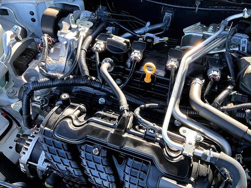 Used 2025 Nissan Altima 2.5 SV image 32