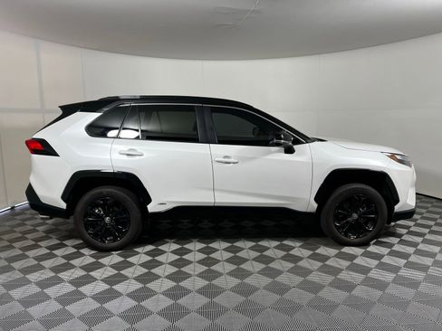 Used 2023 Toyota RAV4 XSE AWD/4WD image 4