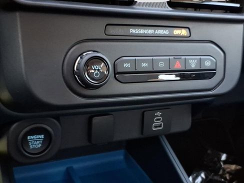 New 2025 Ford Maverick XLT w/ XLT Luxury Package image 12