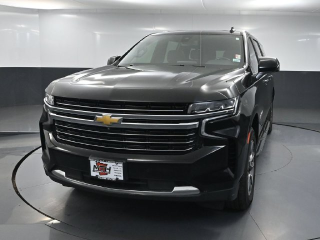 Used 2022 Chevrolet Suburban LT w/ Luxury Package AWD/4WD image 9