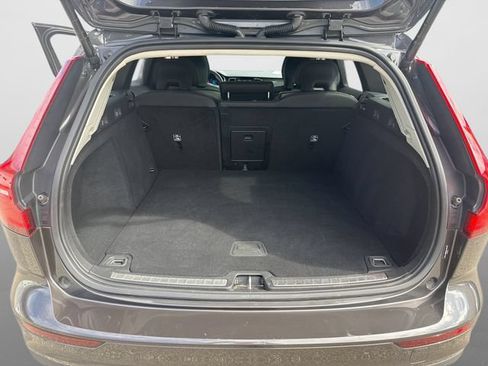 Certified 2025 Volvo V60 B5 Cross Country Plus AWD/4WD image 24