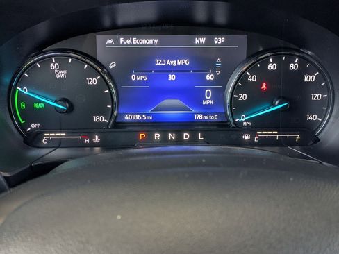 Used 2021 Ford Escape SE image 17