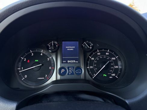 Used 2018 Lexus GX 460 w/ Navigation Package image 16