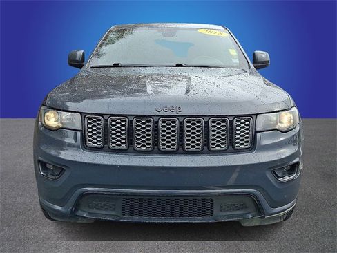 Used 2018 Jeep Grand Cherokee Altitude image 2