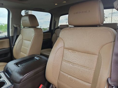 Used 2019 GMC Sierra 2500 Denali w/ Duramax Plus Package AWD/4WD image 13