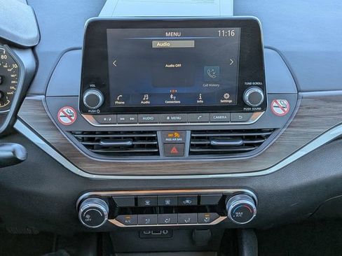 Used 2024 Nissan Altima 2.5 SV image 14