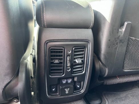 Used 2015 Jeep Grand Cherokee Overland w/ Advanced Technology Group image 33