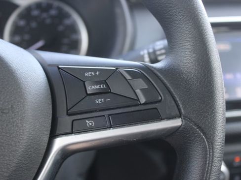 Used 2021 Nissan Kicks S FWD image 34