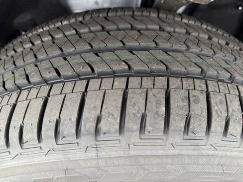 New 2025 Jeep Grand Cherokee Altitude image 28