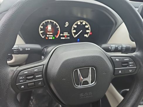 Used 2025 Honda HR-V LX image 12