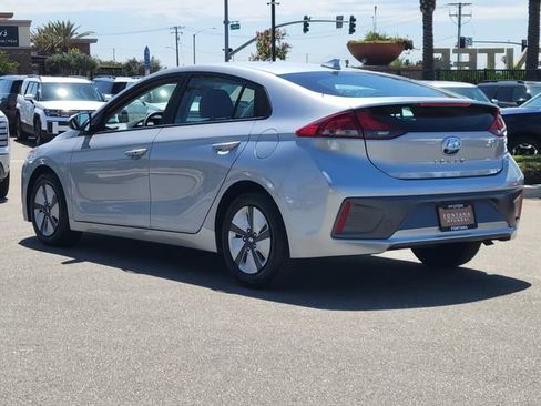 Certified 2022 Hyundai Ioniq Blue FWD image 3