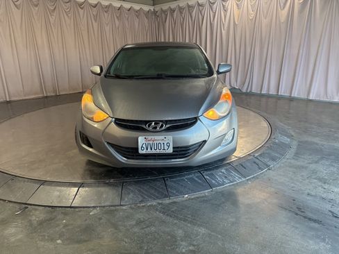 Used 2013 Hyundai Elantra GLS w/ Preferred Pkg image 2