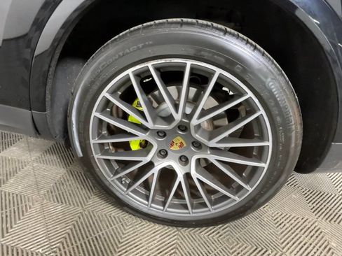 Used 2021 Porsche Cayenne E-Hybrid AWD/4WD image 17
