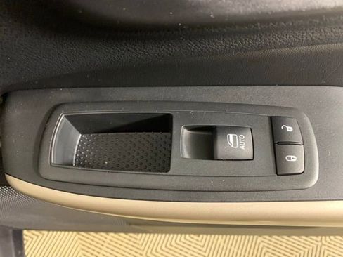 Used 2018 Jeep Cherokee Limited w/ Trailer Tow Group image 32