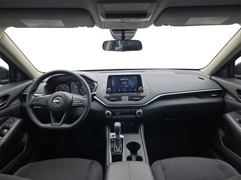 Certified 2025 Nissan Altima 2.5 S image 9