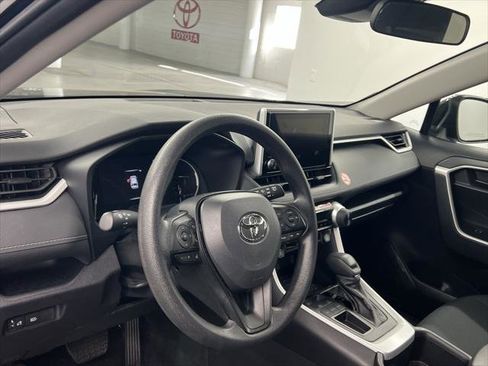 Used 2025 Toyota RAV4 LE image 6