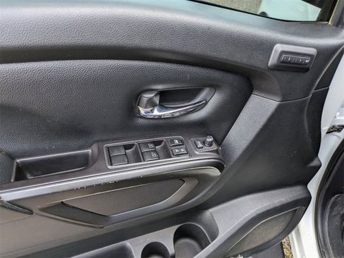 Used 2020 Nissan Titan PRO-4X w/ Pro-4x Convenience Package image 17