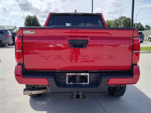 Used 2024 Toyota Tacoma TRD Sport image 5