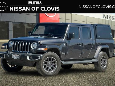Used 2022 Jeep Gladiator Overland w/ Popular Equipment Package AWD/4WD image 1