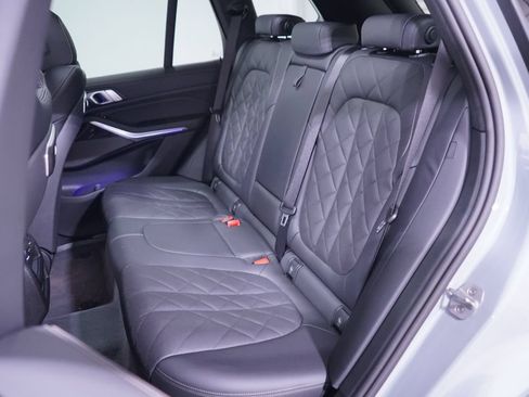 Used 2026 BMW X5 sDrive40i w/ M Sport Package RWD image 9