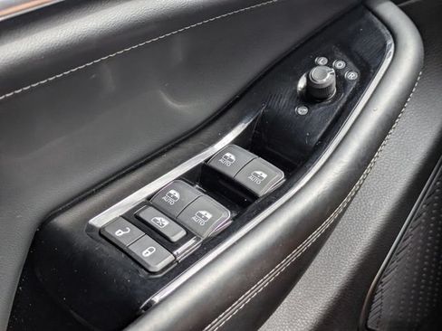 Used 2022 Jeep Grand Cherokee Overland AWD/4WD image 25