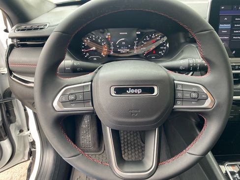 Used 2024 Jeep Compass Trailhawk image 9