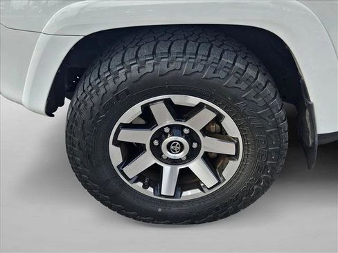 Used 2017 Toyota 4Runner TRD Off-Road Premium image 22