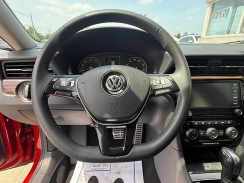 Used 2022 Volkswagen Passat 2.0T FWD image 15