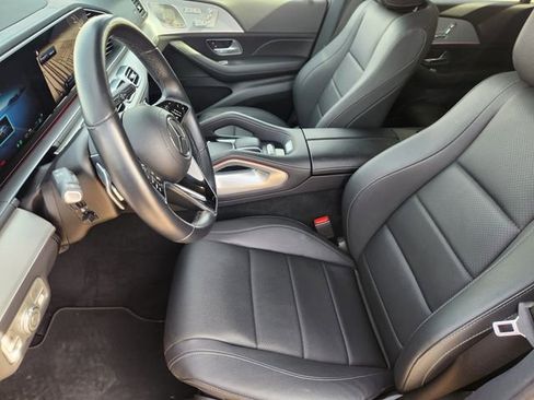 Used 2025 Mercedes-Benz GLS 450 4MATIC image 13