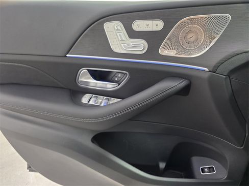 New 2026 Mercedes-Benz GLS 450 4MATIC image 17